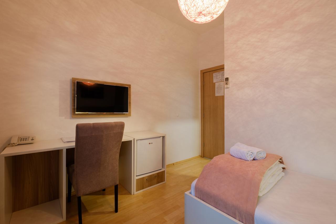 Airport Hotel Garni Belgrad Zewnętrze zdjęcie